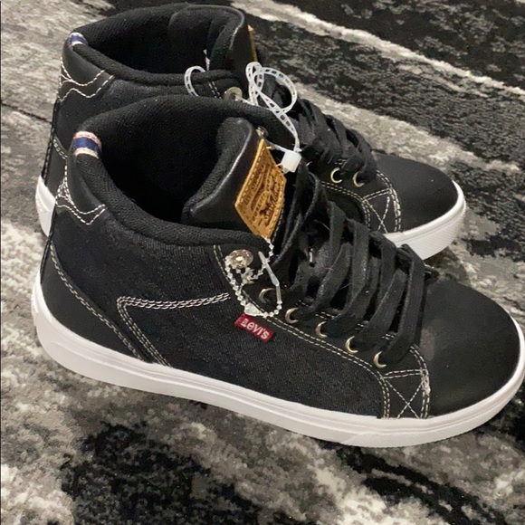 Levi’s Shoes - Picture 2 of 5